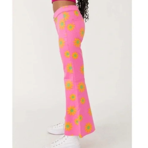 Free People Youthquake Printed Crop Flare Jeans in Lipstick Combo sz 26 - Picture 3 of 6